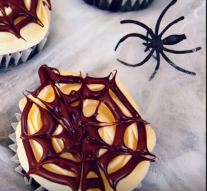black-velvet-cupcakes-with-chocolate-webs