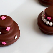 Mini Oreo Wedding Cookie Cakes - EASY DIY Wedding Favors